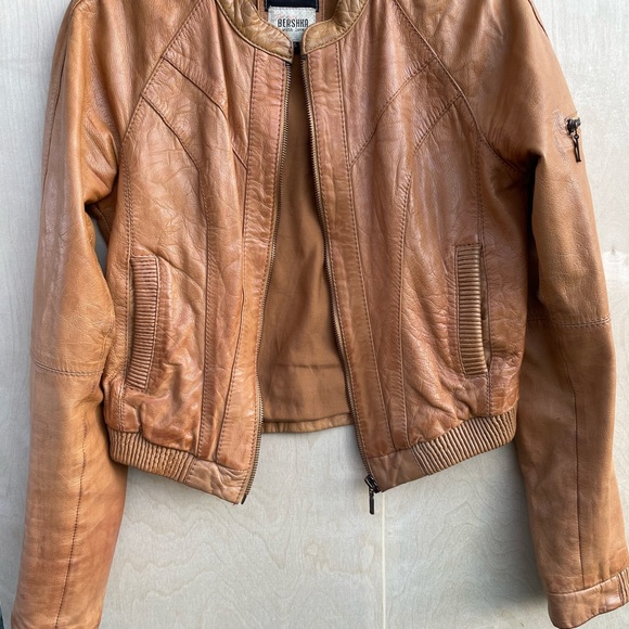 Leather jacket 🧥 - Picture 11 of 11